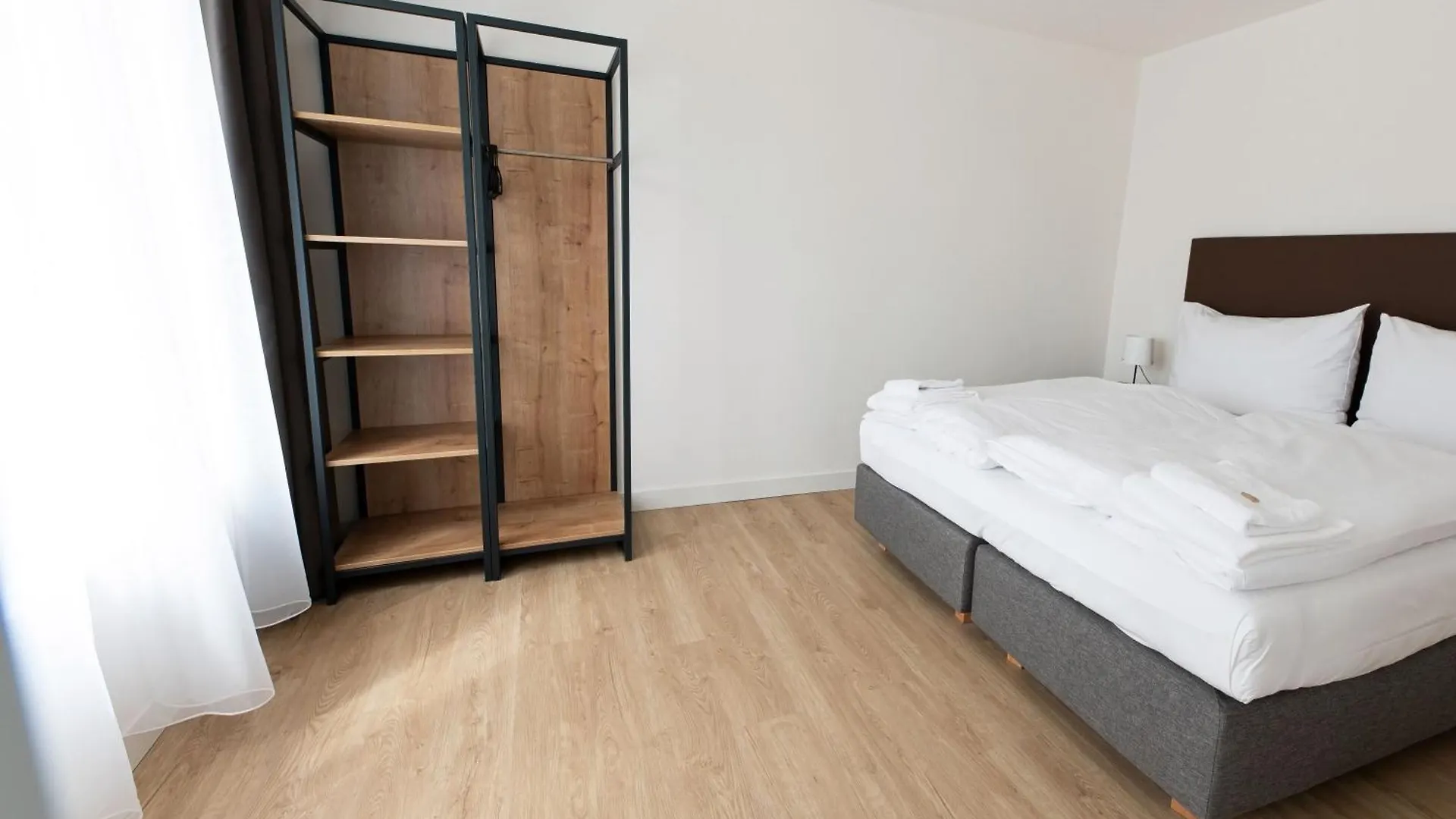 Post 120 Suites Praga 4*,